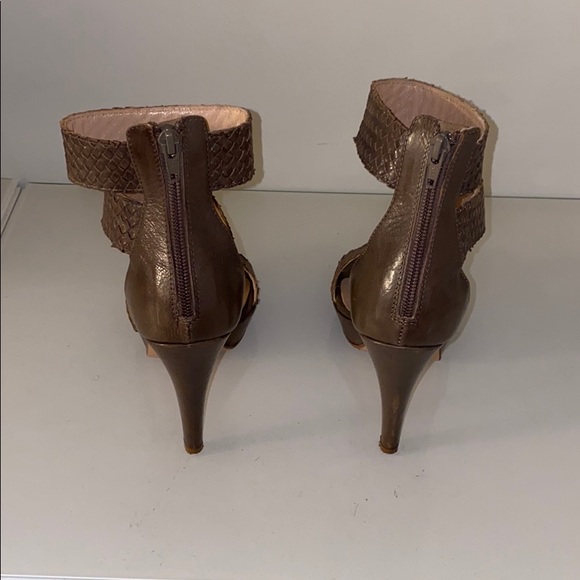 Brown Leather Platform Sandals. Size 39 - Picture 3 of 3
